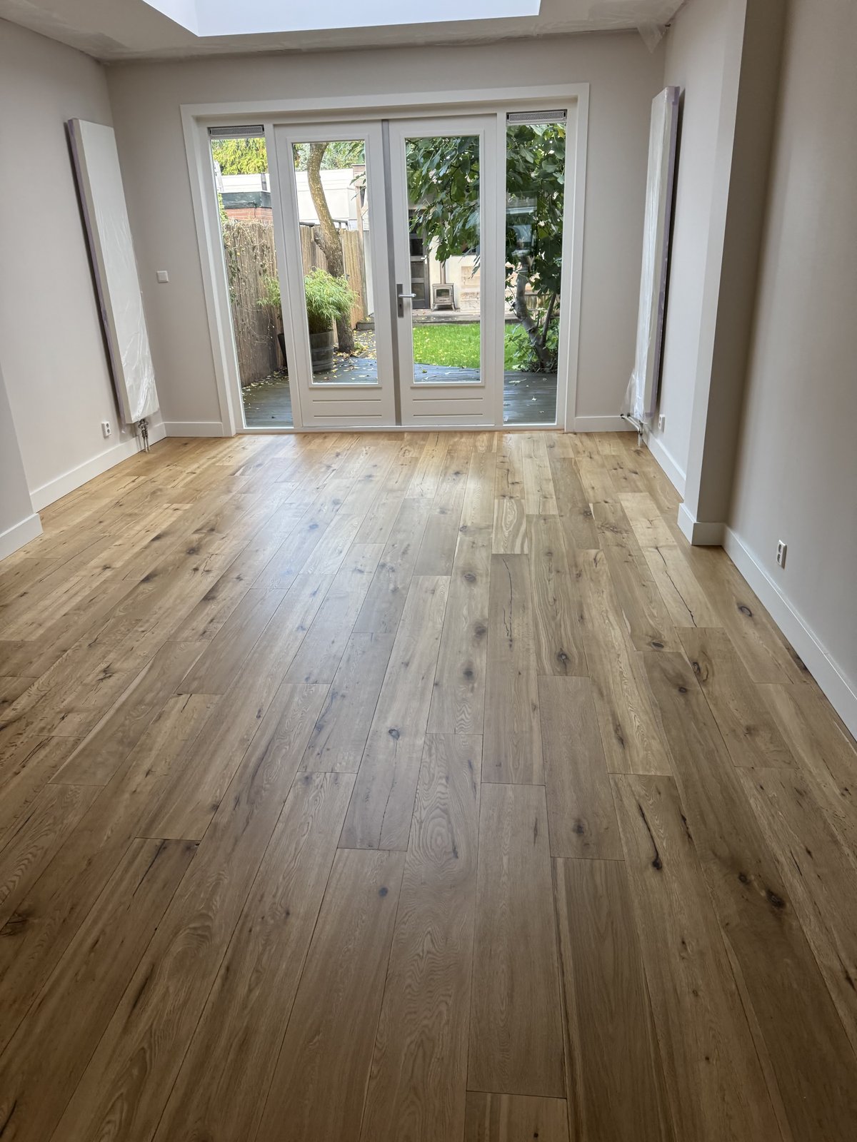 Na: Eikenhouten vloer, warm en fris